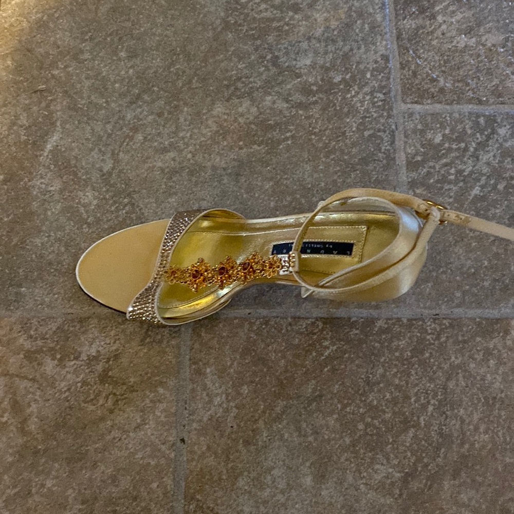 Gold jeweled pump